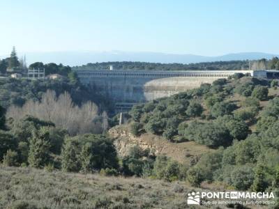 Ruta senderista por el embalse de Puentes Viejas; escapadas comunidad de madrid